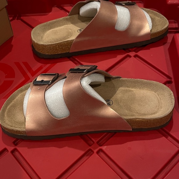 Sold - Picture 4 of 9